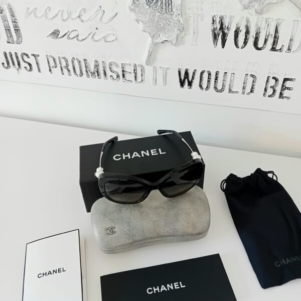 Chanel solglasögon